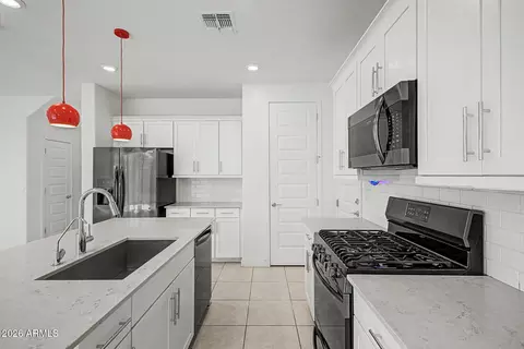 Kitchen - 939 E Danbury Dr, Phoenix, AZ 85022 photo 2 of 4
