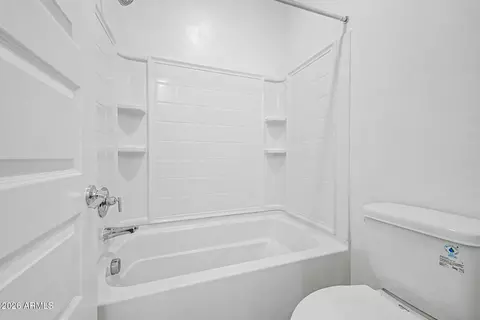 Bath - 939 E Danbury Dr, Phoenix, AZ 85022 photo 4 of 5