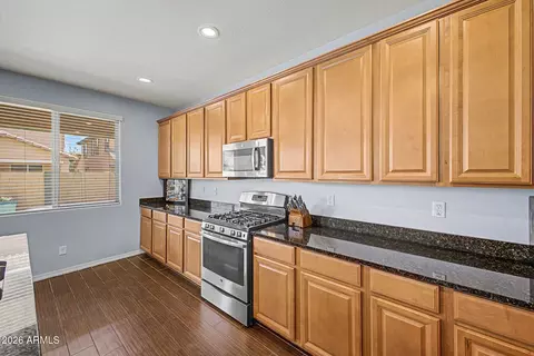 Kitchen - 2975 E Saltsage Dr, Phoenix, AZ 85048 photo 2 of 4