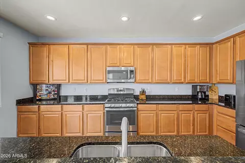 Kitchen - 2975 E Saltsage Dr, Phoenix, AZ 85048 photo 1 of 4