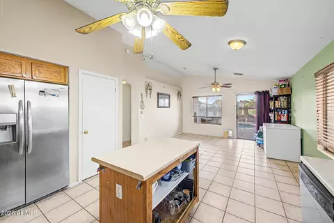 Kitchen - 1096 E Graham Ln, Apache Junction, AZ 85119 photo 6 of 7