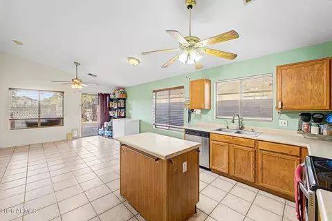 Kitchen - 1096 E Graham Ln, Apache Junction, AZ 85119 photo 1 of 7