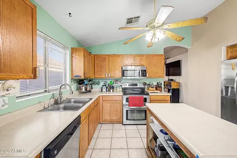 Kitchen - 1096 E Graham Ln, Apache Junction, AZ 85119 photo 7 of 7