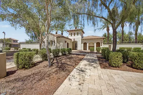 Exterior - 3795 E Hans Dr, Gilbert, AZ 85296 photo 13 of 15