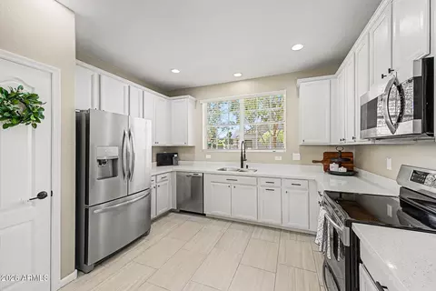 Kitchen - 3795 E Hans Dr, Gilbert, AZ 85296 photo 1 of 3