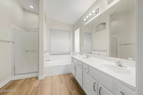 Bath - 4961 E Holmes Ave, Mesa, AZ 85206 photo 1 of 2