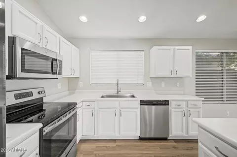 Kitchen - 4961 E Holmes Ave, Mesa, AZ 85206 photo 1 of 4