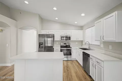 Kitchen - 4961 E Holmes Ave, Mesa, AZ 85206 photo 3 of 4