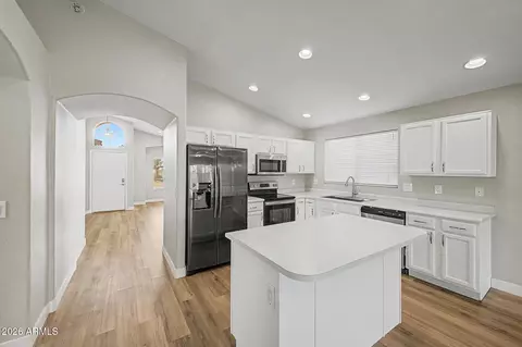 Kitchen - 4961 E Holmes Ave, Mesa, AZ 85206 photo 2 of 4