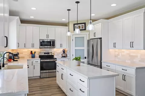 Kitchen - 1071 E Ivanhoe St, Gilbert, AZ 85295 photo 3 of 4