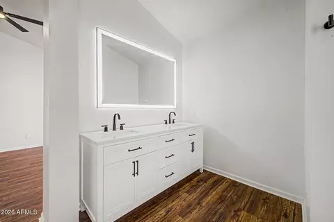 Bath - 3834 E Windsong Dr, Phoenix, AZ 85048 photo 2 of 3