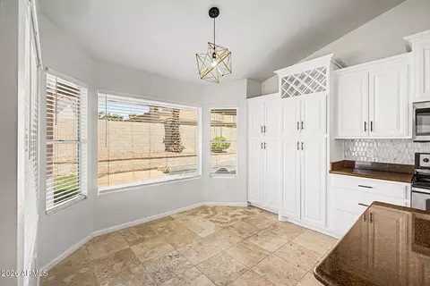 Kitchen - 3834 E Windsong Dr, Phoenix, AZ 85048 photo 4 of 5