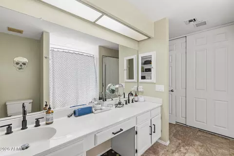 Bath - 4725 E Le Marche Ave, Phoenix, AZ 85032 photo 1 of 2
