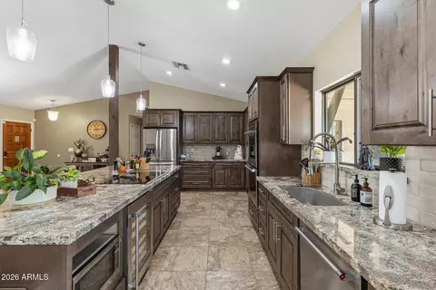 Kitchen - 4725 E Le Marche Ave, Phoenix, AZ 85032 photo 6 of 6