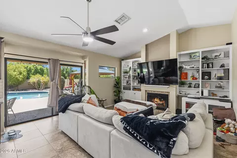 Living - 4725 E Le Marche Ave, Phoenix, AZ 85032 photo 1 of 2