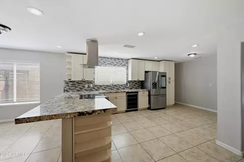 Kitchen - 1651 E Apollo Rd, Phoenix, AZ 85042 photo 2 of 2