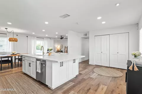 Kitchen - 901 E Berridge Ln, Phoenix, AZ 85014 photo 3 of 3