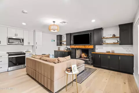 Other - 901 E Berridge Ln, Phoenix, AZ 85014 photo 4 of 5