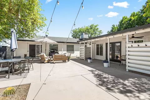Exterior - 901 E Berridge Ln, Phoenix, AZ 85014 photo 3 of 4