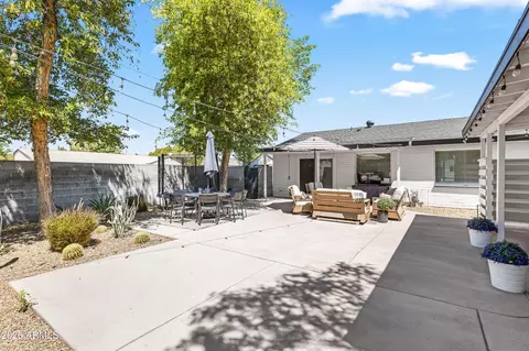 Exterior - 901 E Berridge Ln, Phoenix, AZ 85014 photo 4 of 4