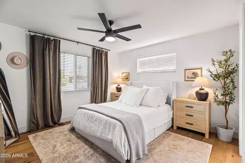 Bedroom - 901 E Berridge Ln, Phoenix, AZ 85014 photo 1 of 5