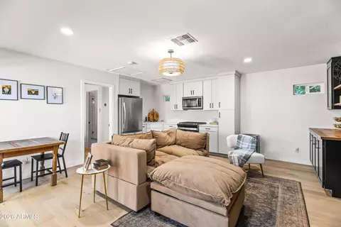 Other - 901 E Berridge Ln, Phoenix, AZ 85014 photo 3 of 5