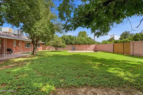 Exterior - 3609 N 40th St, Phoenix, AZ 85018 photo 6 of 7