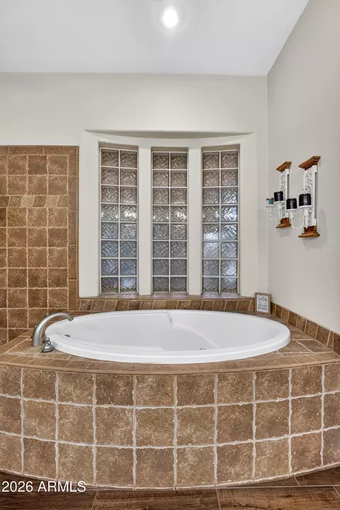Bath - 607 Elgin St, Gilbert, AZ 85295 photo 3 of 9