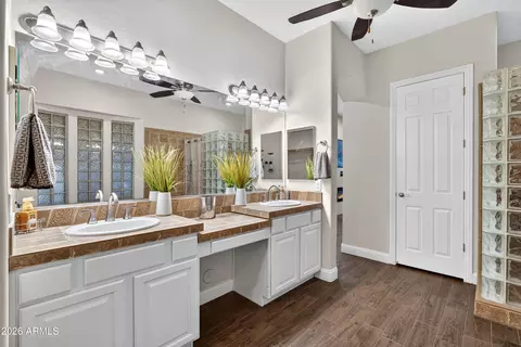 Bath - 607 Elgin St, Gilbert, AZ 85295 photo 2 of 9