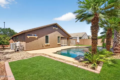 Exterior - 2877 E Crescent Way, Gilbert, AZ 85298 photo 7 of 11