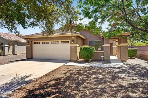 Exterior - 2877 E Crescent Way, Gilbert, AZ 85298 photo 9 of 11