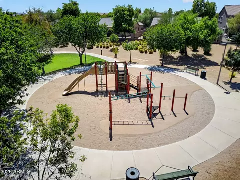 View/Area - 2877 E Crescent Way, Gilbert, AZ 85298 photo 7 of 9