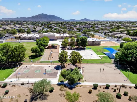 View/Area - 2877 E Crescent Way, Gilbert, AZ 85298 photo 3 of 9