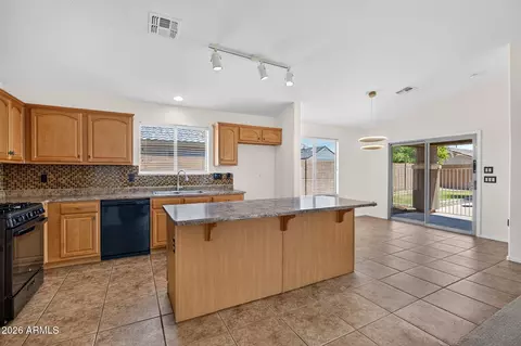 Kitchen - 2877 E Crescent Way, Gilbert, AZ 85298 photo 5 of 5