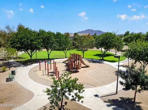 View/Area - 2877 E Crescent Way, Gilbert, AZ 85298 photo 6 of 9