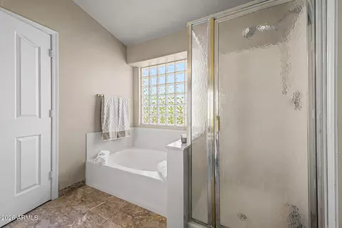 Bath - 2211 E Williams Dr E, Phoenix, AZ 85024 photo 3 of 4