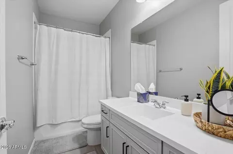 Bath - 4141 E Jones St, Gilbert, AZ 85295 photo 1 of 1