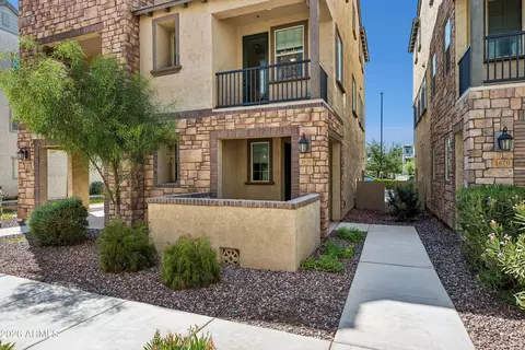 Exterior - 1676 E Hampton Ln, Gilbert, AZ 85295 photo 1 of 2