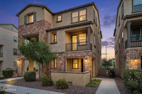 Exterior - 1676 E Hampton Ln, Gilbert, AZ 85295 photo 2 of 2