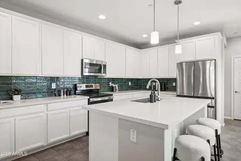 Kitchen - 1676 E Hampton Ln, Gilbert, AZ 85295 photo 3 of 5
