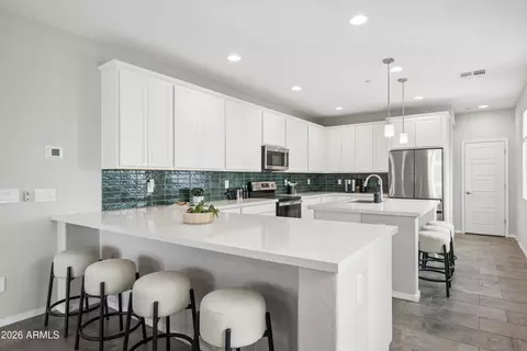 Kitchen - 1676 E Hampton Ln, Gilbert, AZ 85295 photo 1 of 5