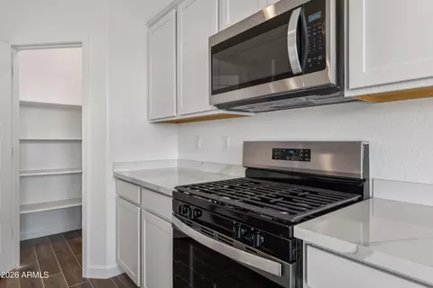 Kitchen - 2551 W Sentiero Ave, Apache Junction, AZ 85120 photo 2 of 2