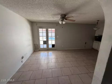 Living - 581 W 21st Ave, Apache Junction, AZ 85120 photo 3 of 4