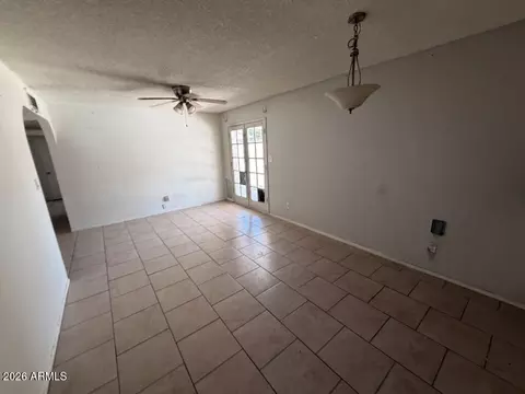 Living - 581 W 21st Ave, Apache Junction, AZ 85120 photo 4 of 4