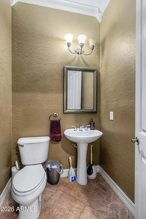 Bath - 1351 E Canary Dr, Gilbert, AZ 85297 photo 1 of 5