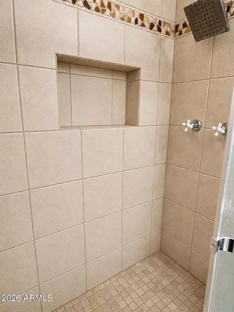 Bath - 2031 E Vista Dr, Phoenix, AZ 85022 photo 3 of 5