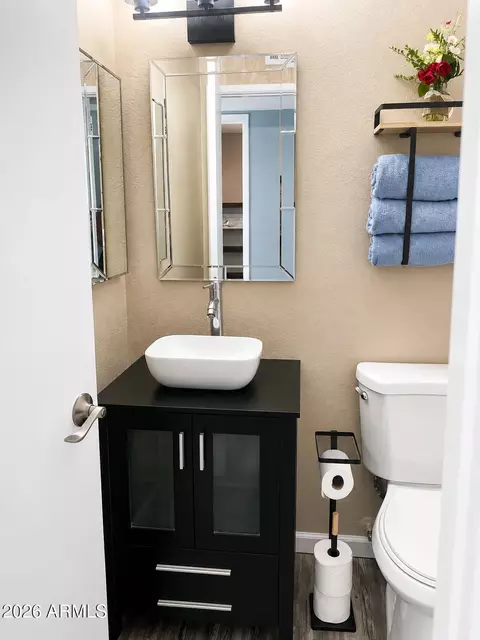 Bath - 2031 E Vista Dr, Phoenix, AZ 85022 photo 4 of 5