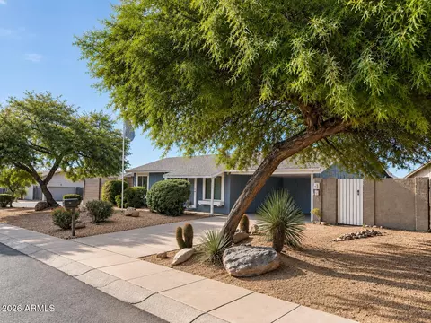 Exterior - 2031 E Vista Dr, Phoenix, AZ 85022 photo 3 of 11