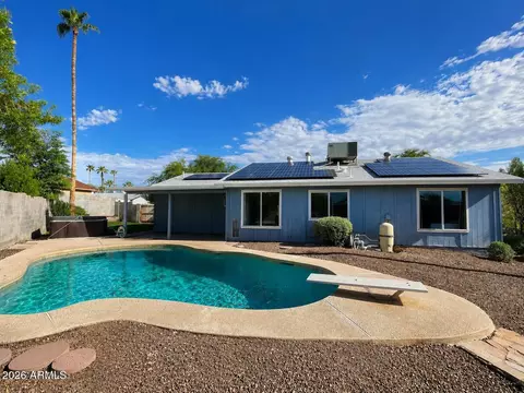 Exterior - 2031 E Vista Dr, Phoenix, AZ 85022 photo 2 of 11