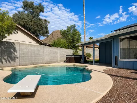 Exterior - 2031 E Vista Dr, Phoenix, AZ 85022 photo 5 of 8